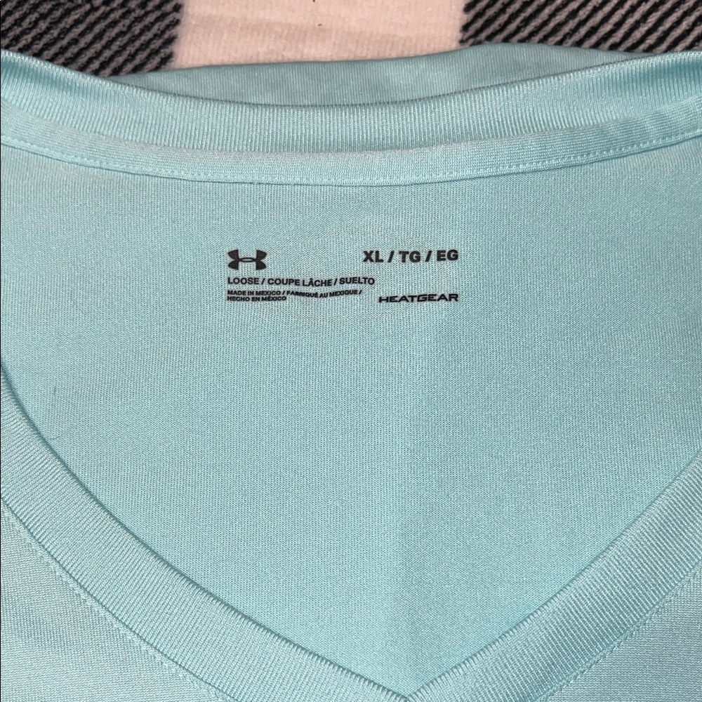 Under Armour Shirt Bundle - Picture 5 of 10